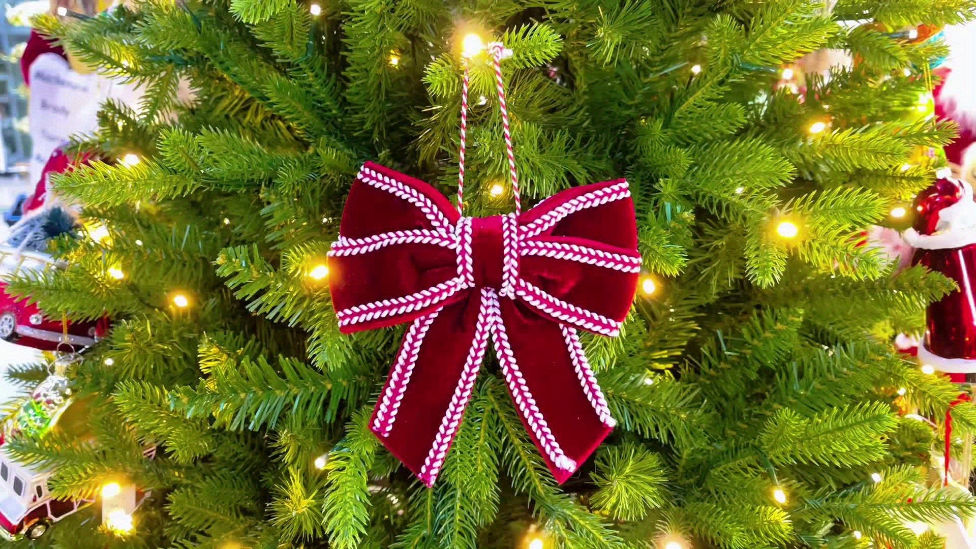 Vianočné ozdoby – červené a biele mašle