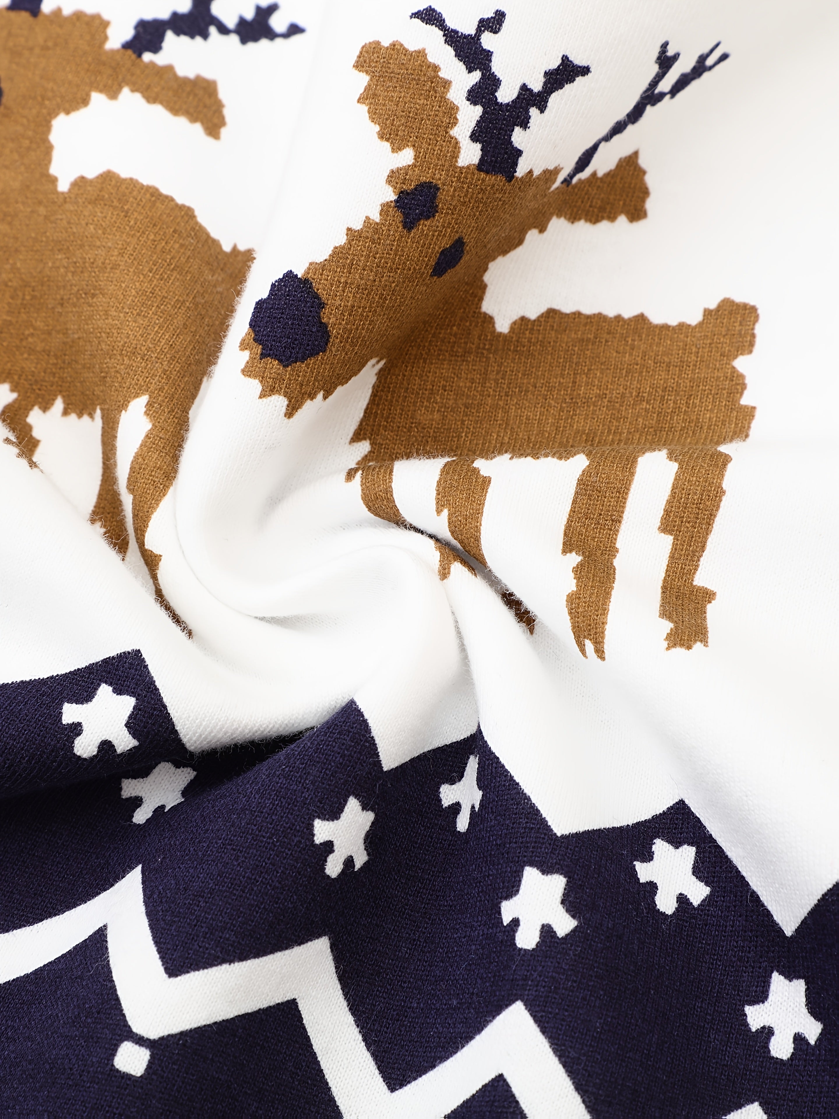 Vianočný sveter – s jeleňom a snehovými vločkami