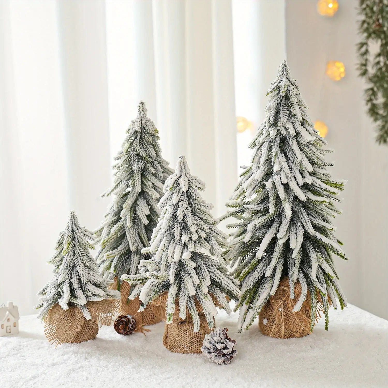 Umelý vianočný stromček – snehová dekorácia