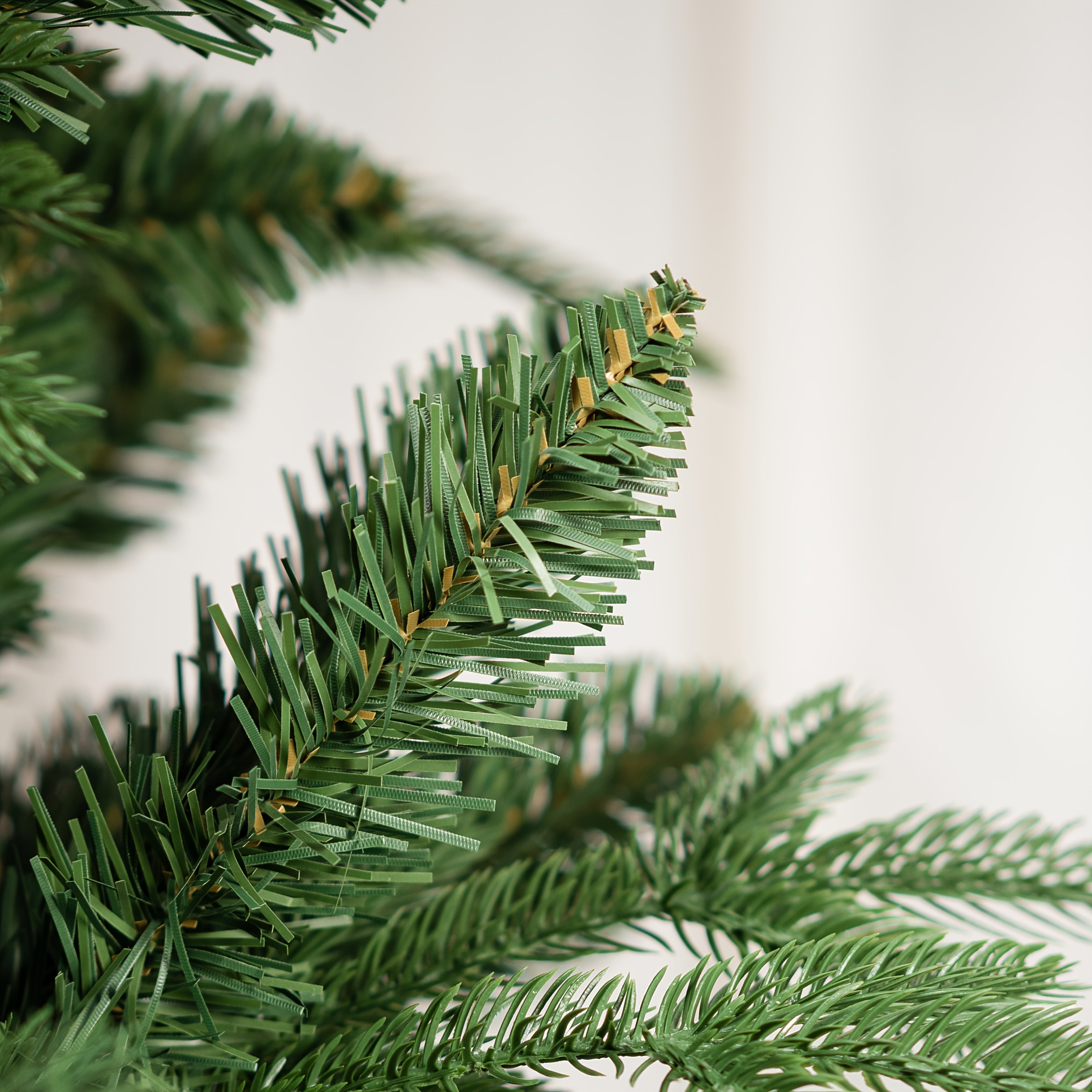 Umelý vianočný stromček – 180 cm