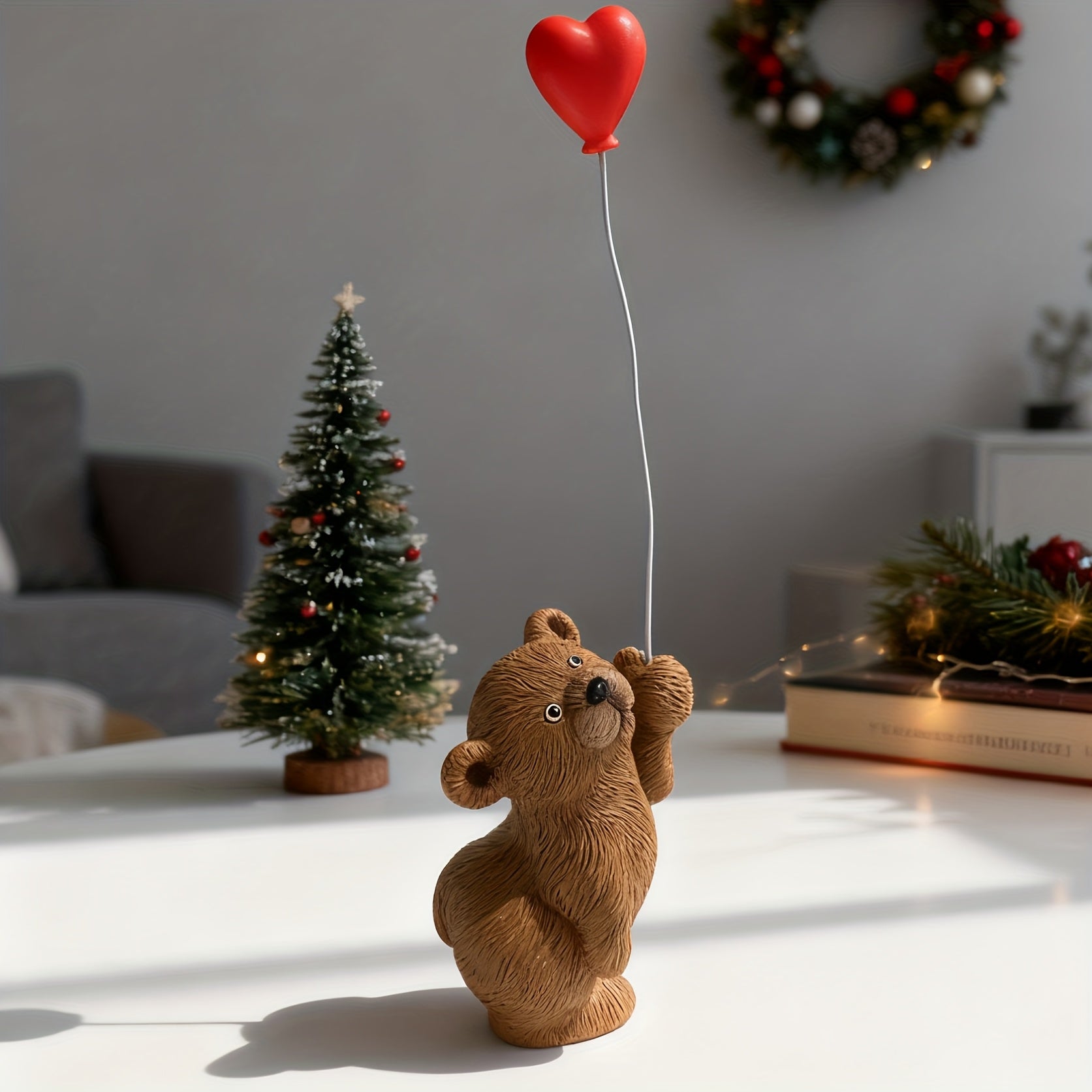 Figúrka medvedíka s balónom