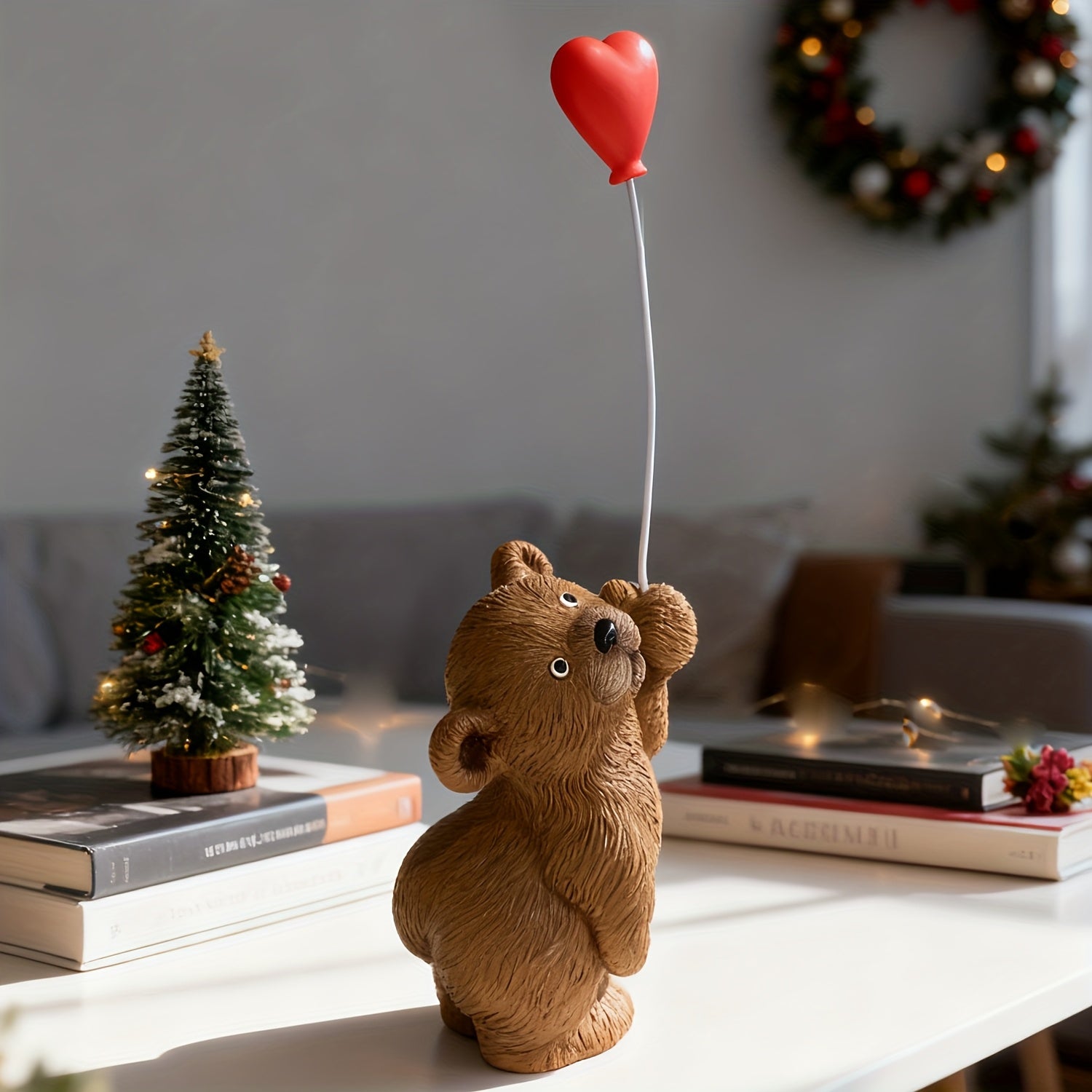 Figúrka medvedíka s balónom