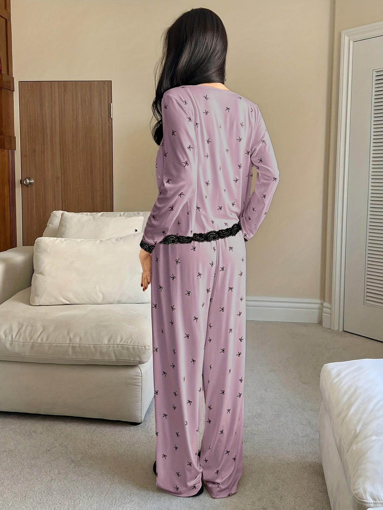 Dámsky elegantný pyžamový set – s potlačou motýľov