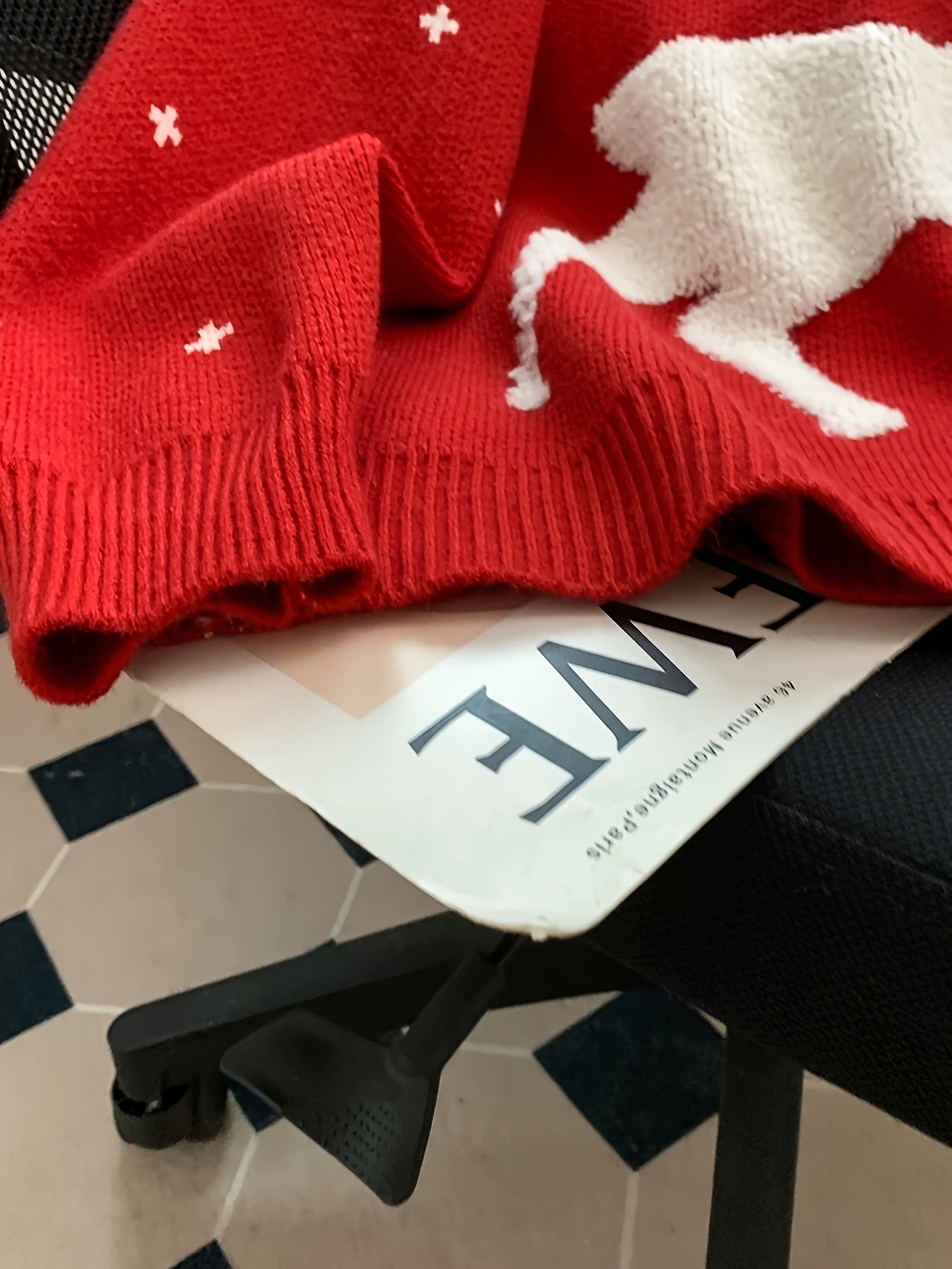 Dámsky červený vianočný sveter – s jeleňom