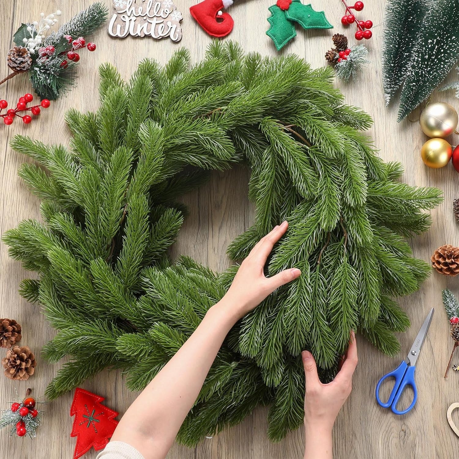 Umelý vianočný veniec – zelený