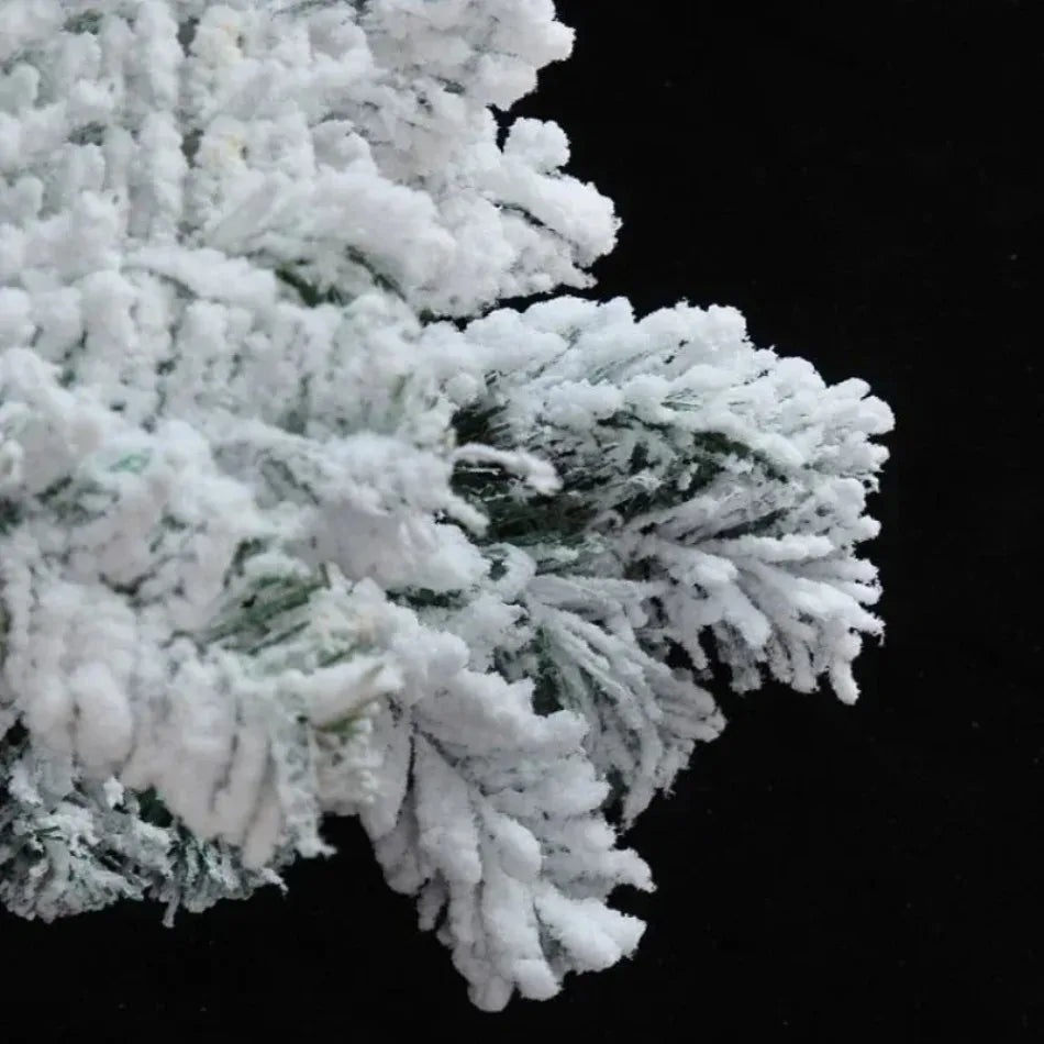 Umelý vianočný stromček – biely