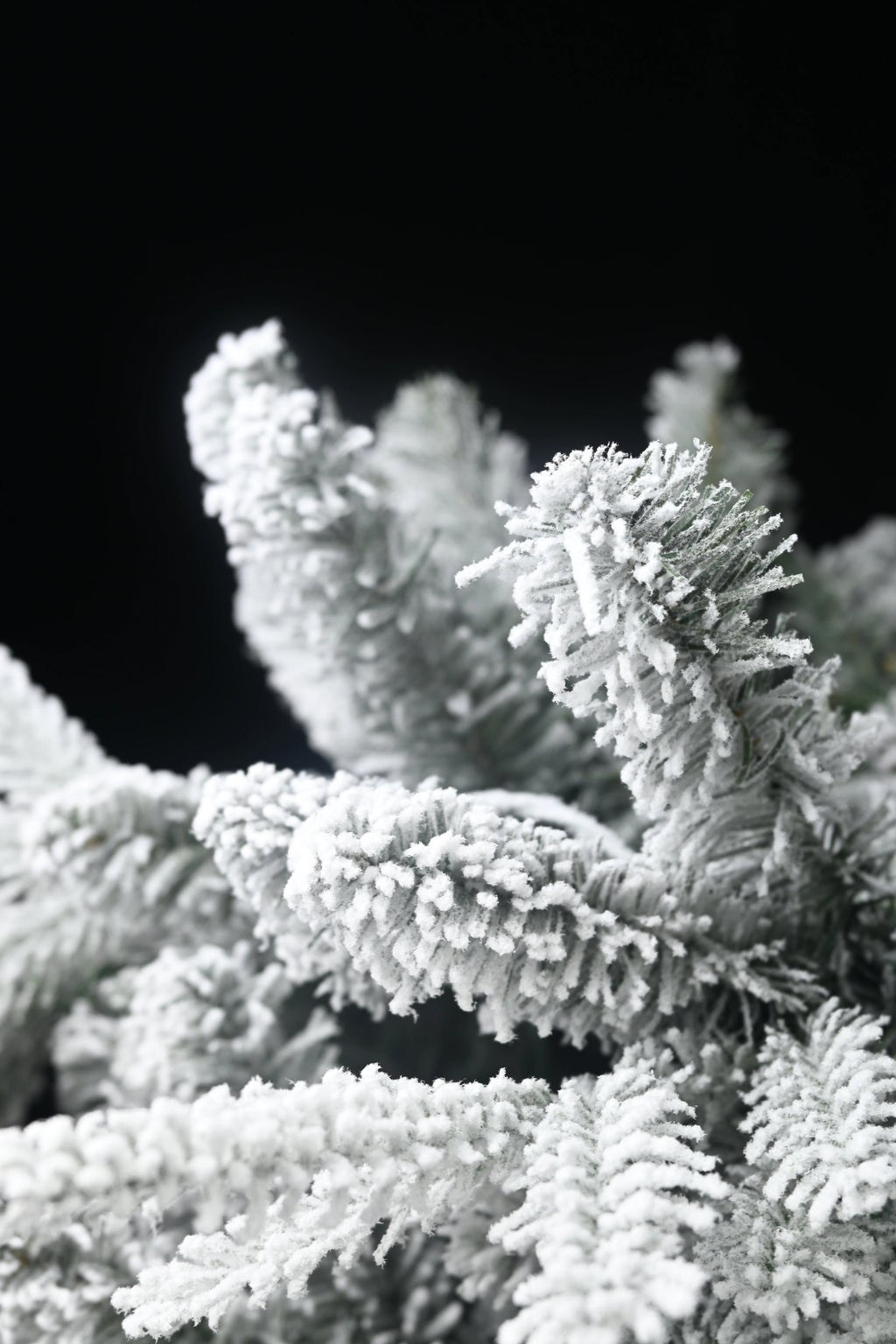 Vianočný stromček – snehom pokrytý