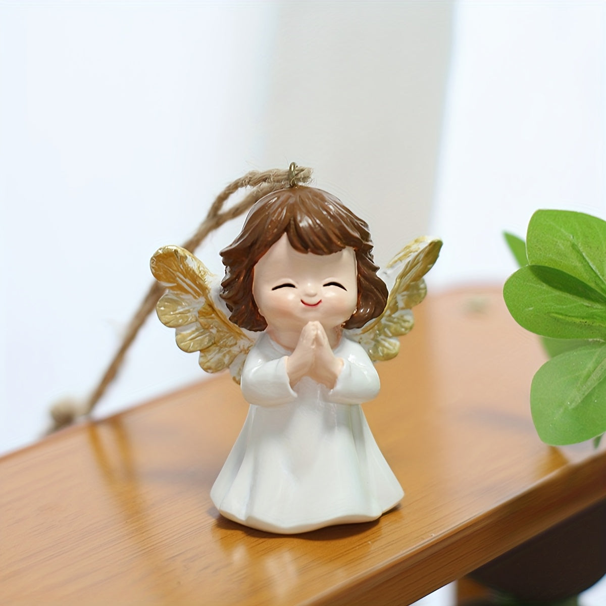 Prívesok anjela – modliaci sa