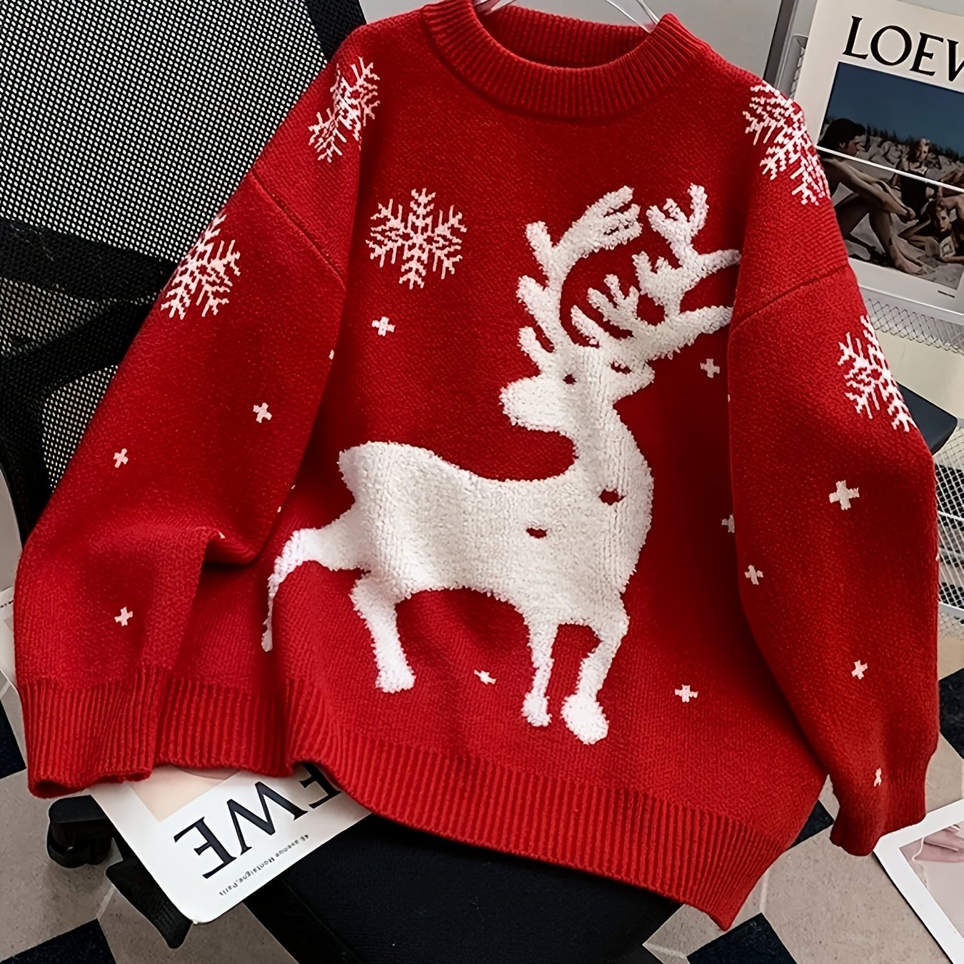 Dámsky červený vianočný sveter – s jeleňom