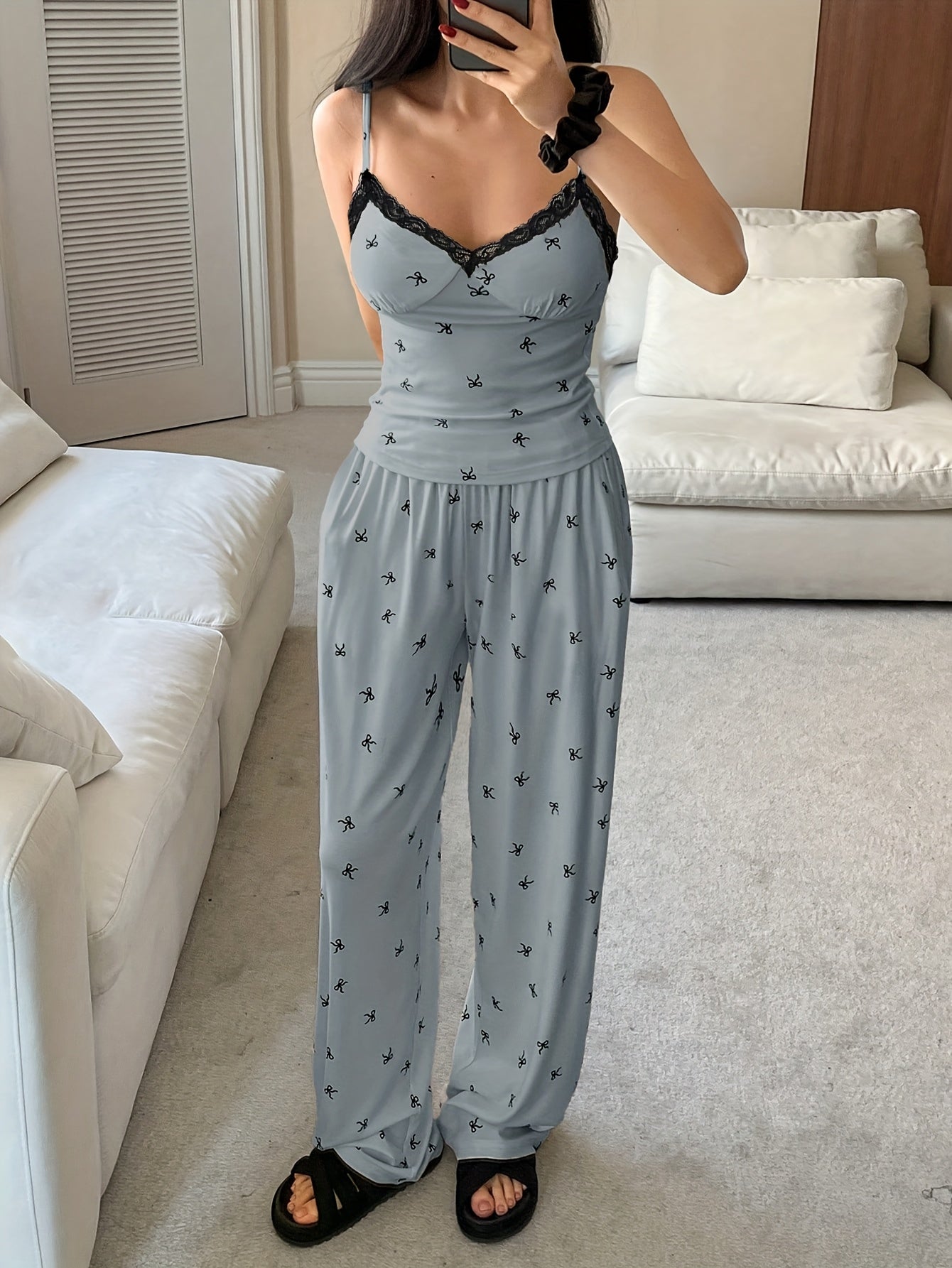 Dámsky elegantný pyžamový set – s potlačou motýľov