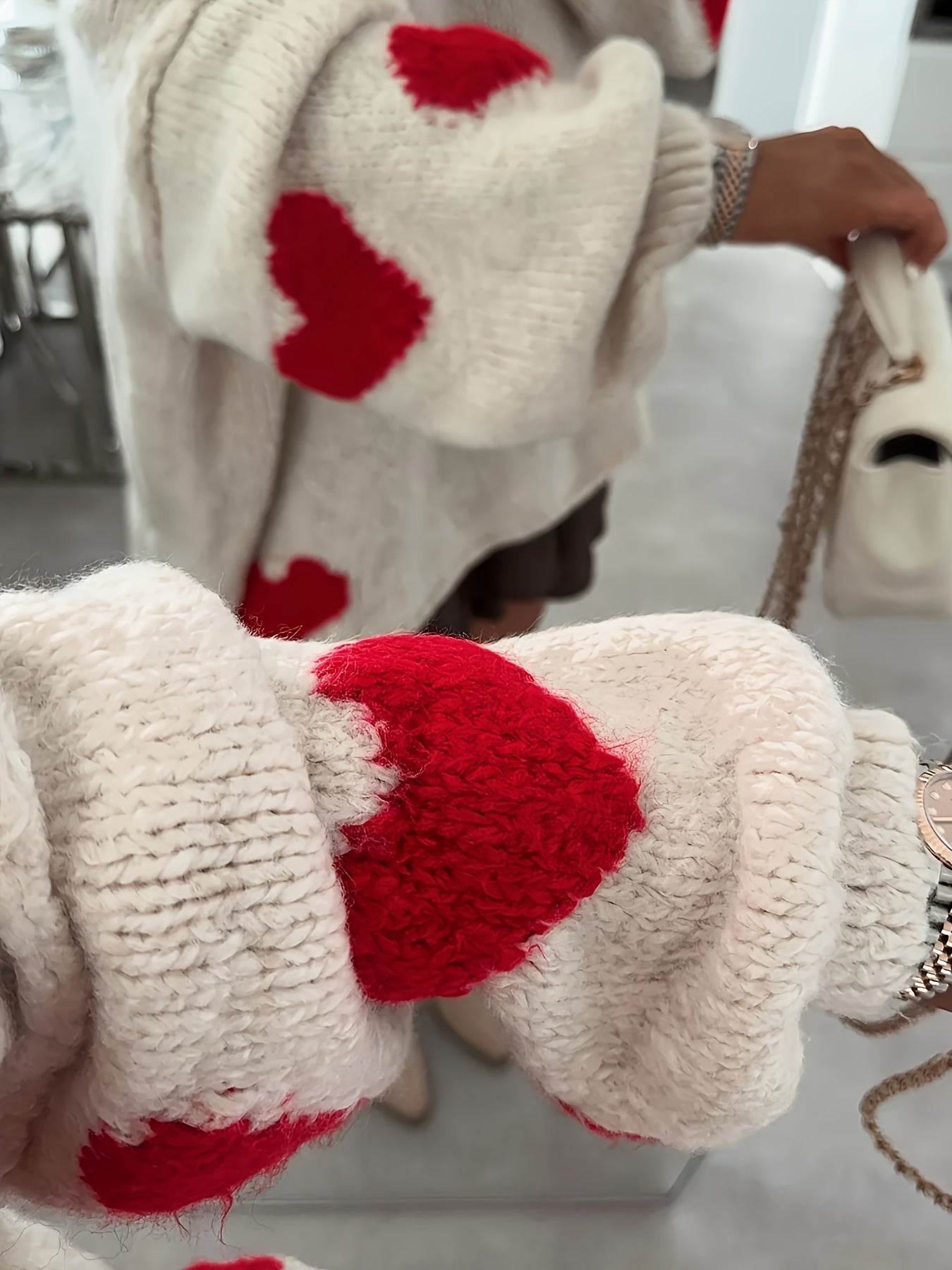 Dámsky elegantný pulóver – béžový