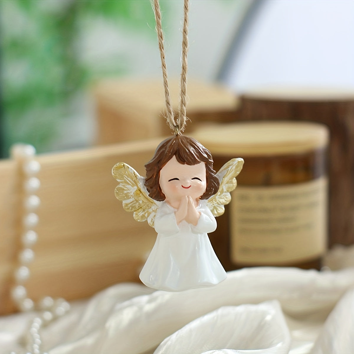 Prívesok anjela – modliaci sa