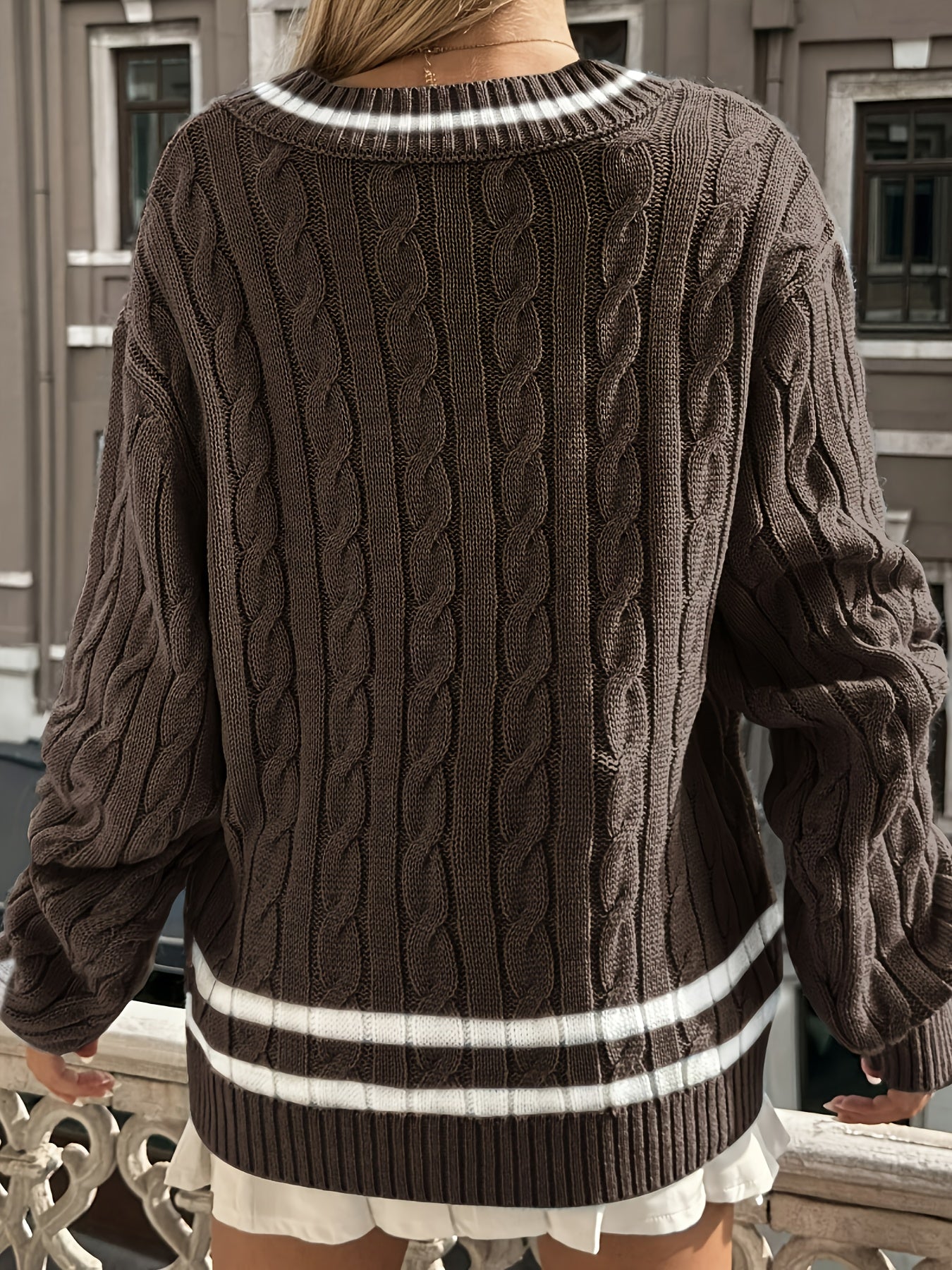 Sveter s V-výstrihom