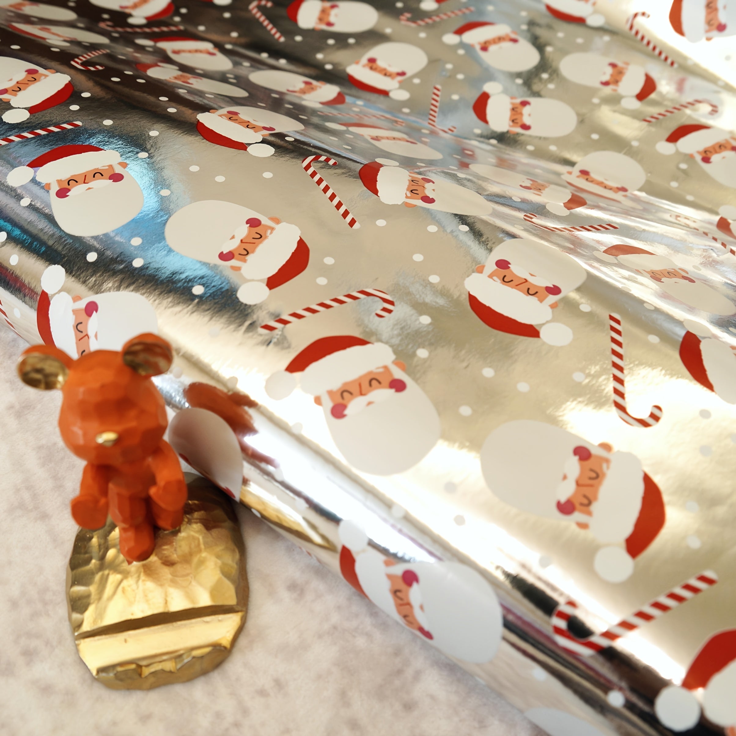 Vianočný papier na darčeky – Santa