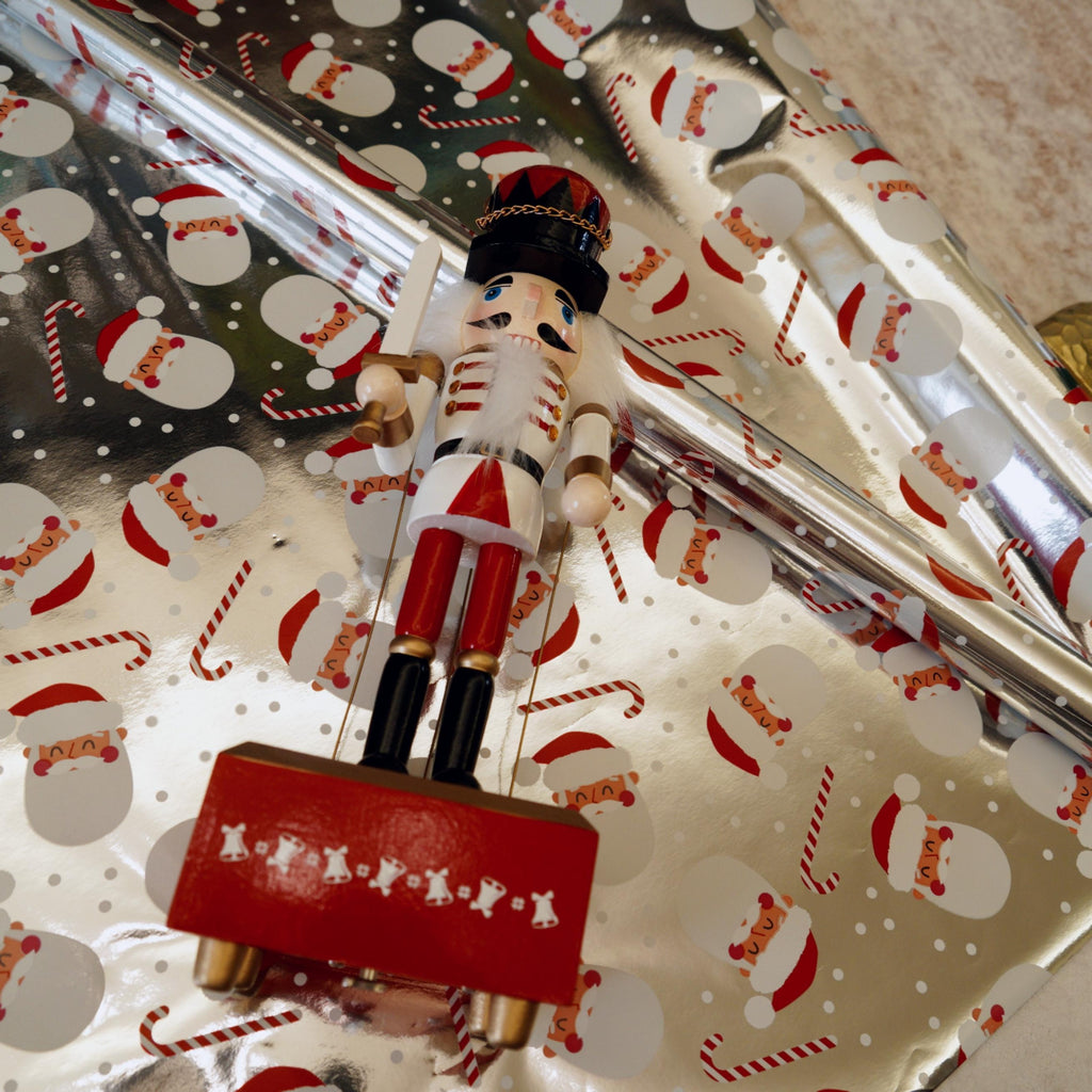 Vianočný papier na darčeky – Santa