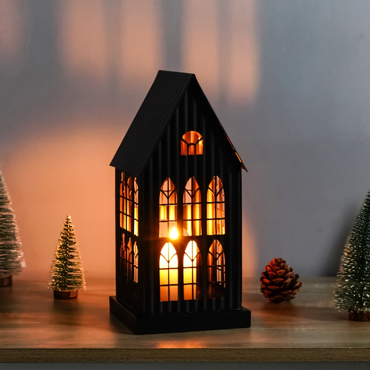 Svietnik – čierny kovový